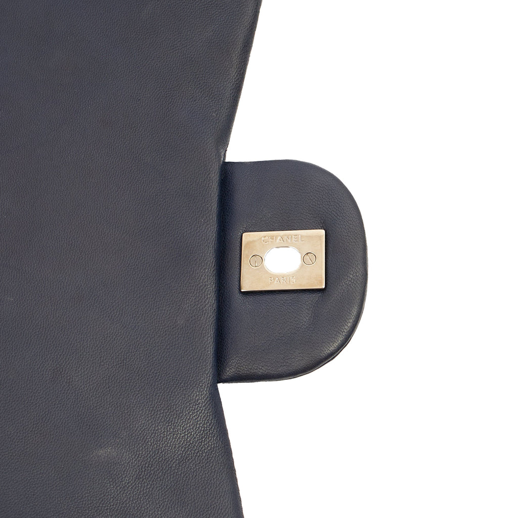 Chanel Shoulder Bag Classic Single Flap - Maxi in Blue, Lambskin Leather CTR — Alternate View 26
