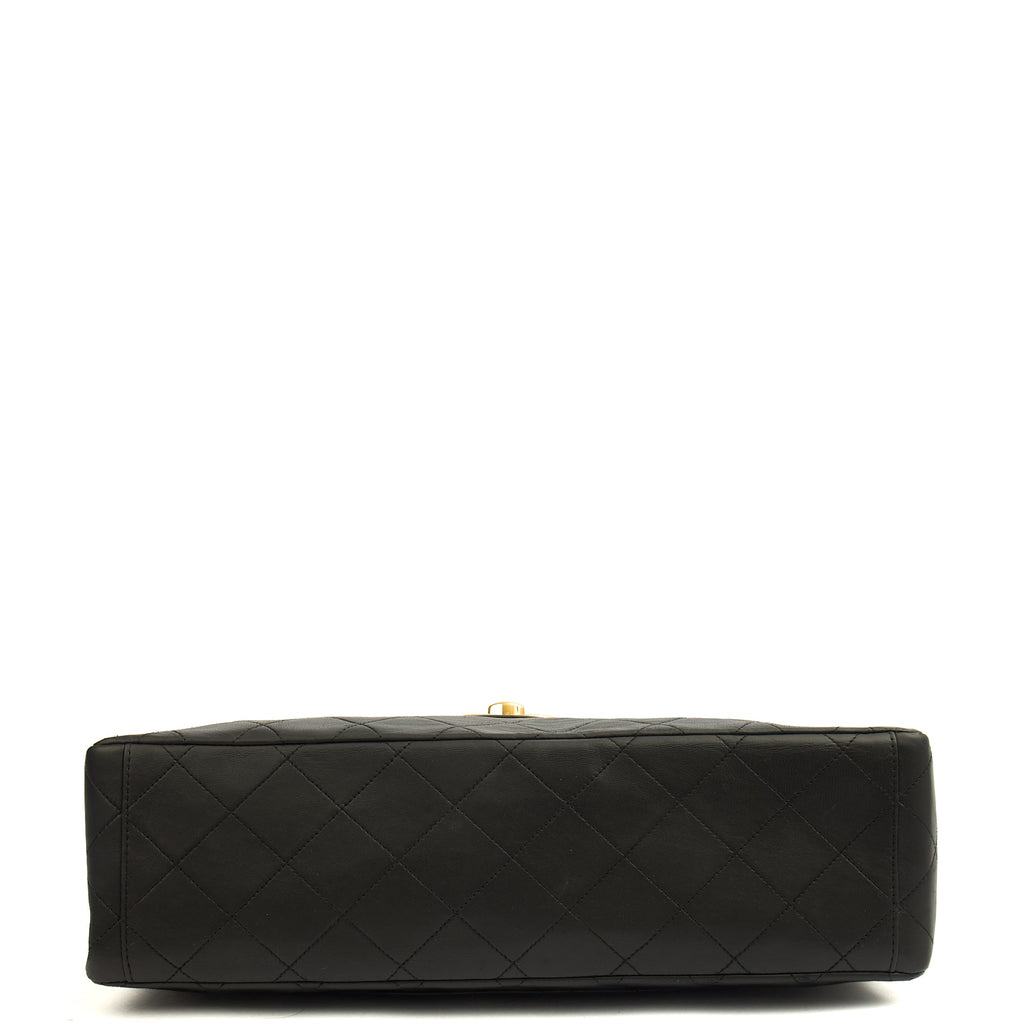 Chanel Shoulder Bag Maxi Jumbo XL in Black, Lambskin Leather — Detail View
