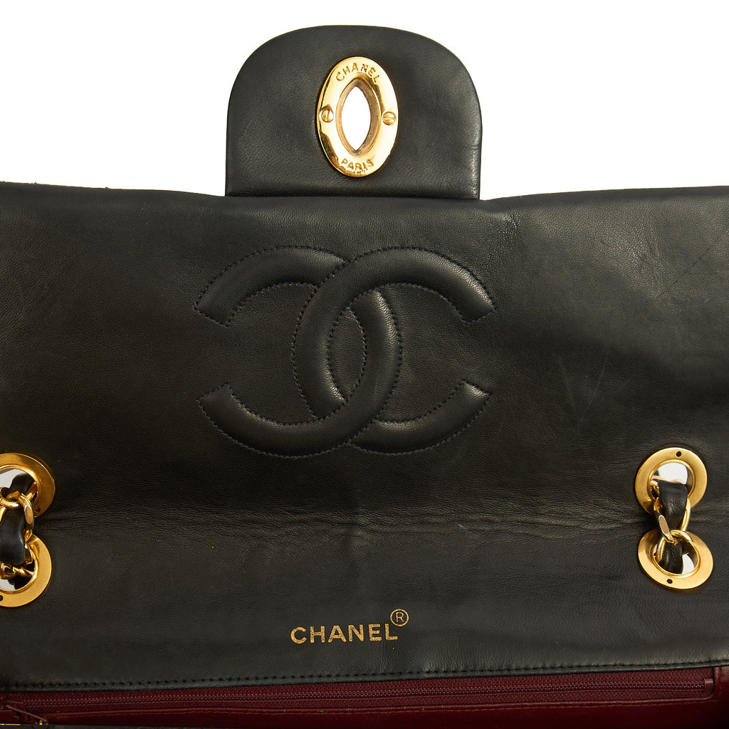 Chanel Shoulder Bag Maxi Jumbo XL in Black, Lambskin Leather — Alternate View 9