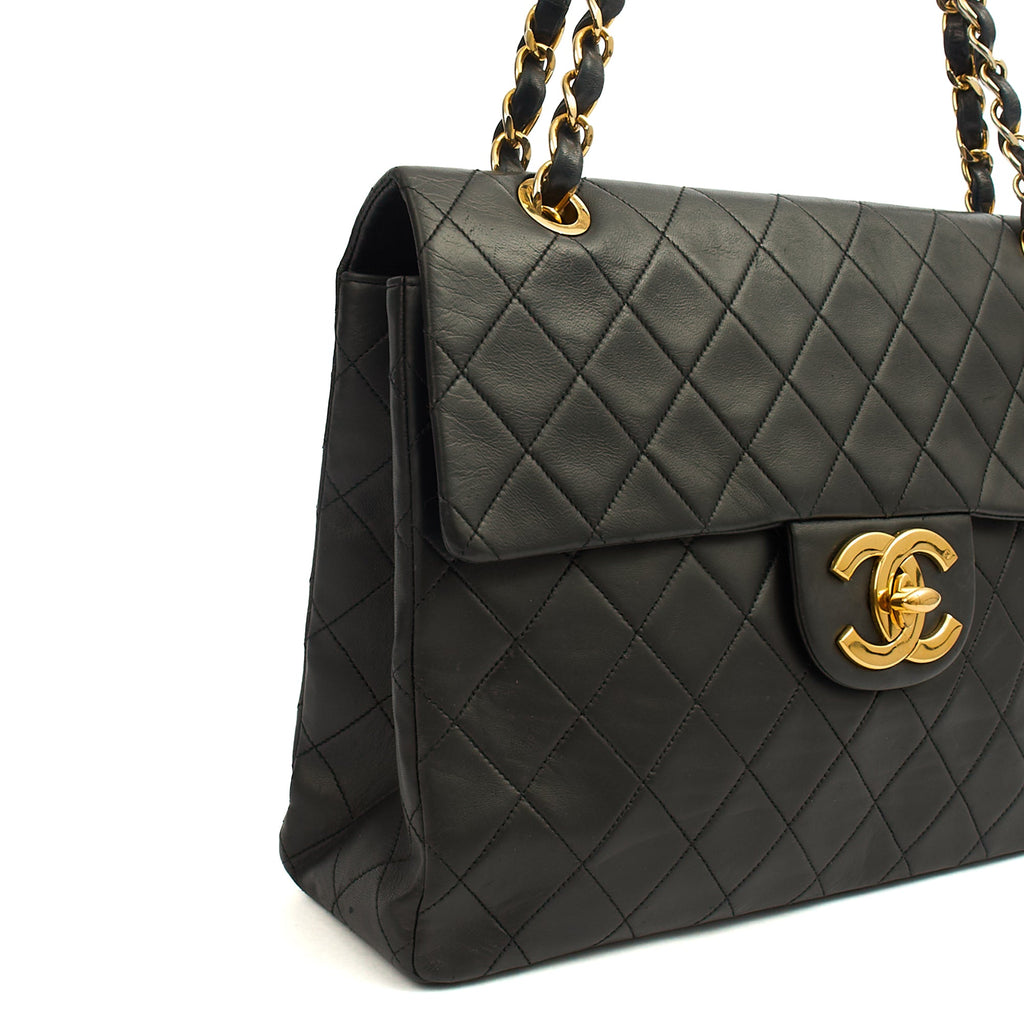 Chanel Shoulder Bag Maxi Jumbo XL in Black, Lambskin Leather — Alternate View 7