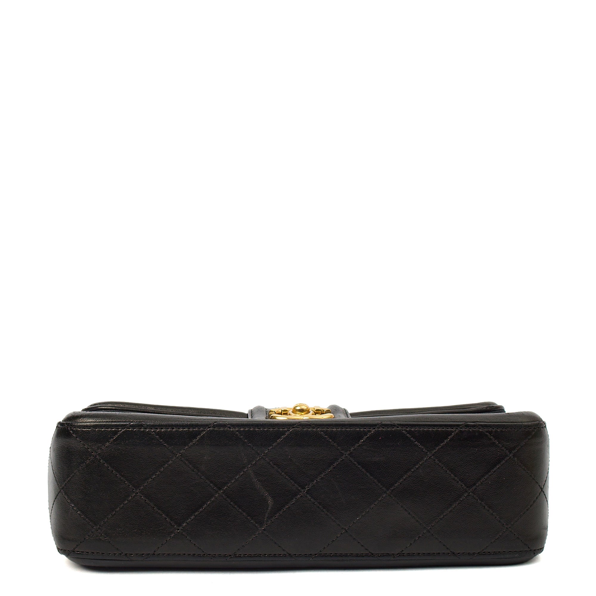 Chanel Shoulder Bag Timeless Single Flap in Navy, Lambskin Leather — Detail View