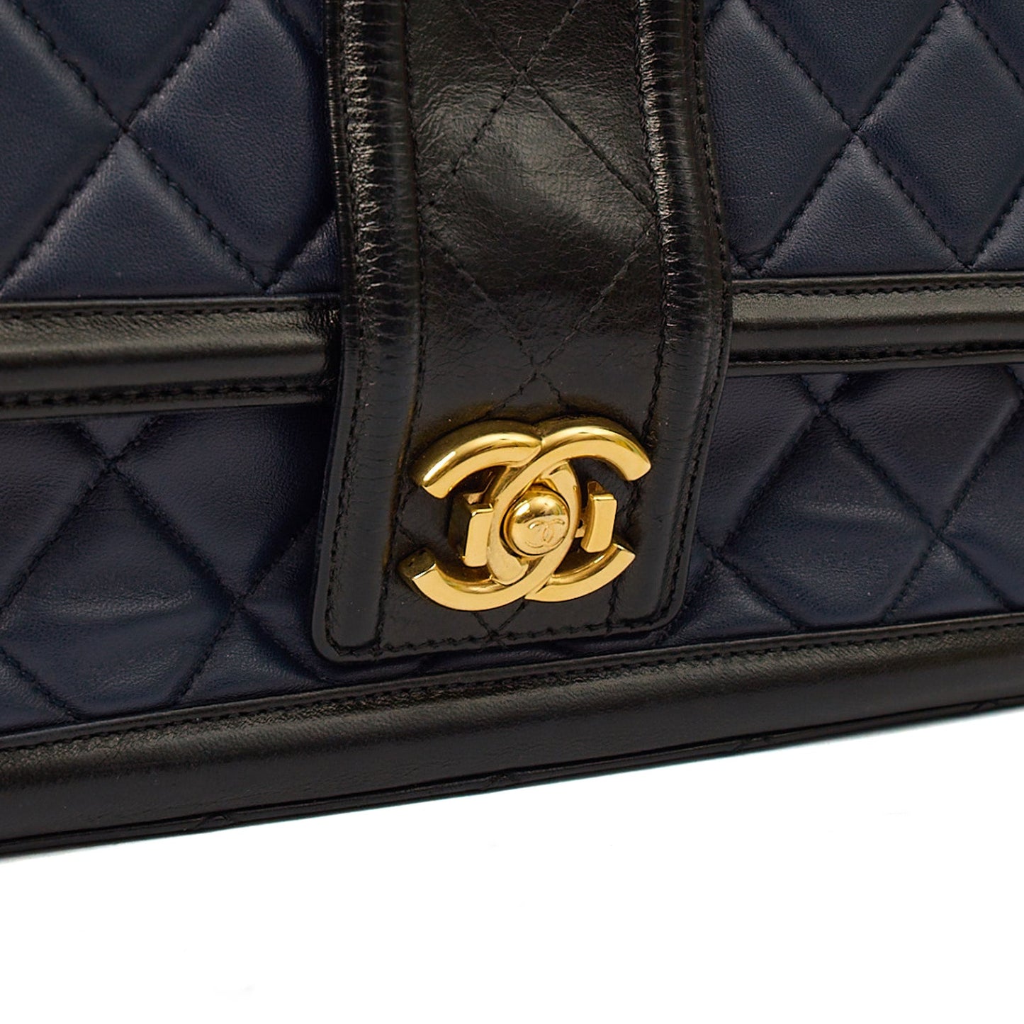 Chanel Shoulder Bag Timeless Single Flap in Navy, Lambskin Leather — Side View