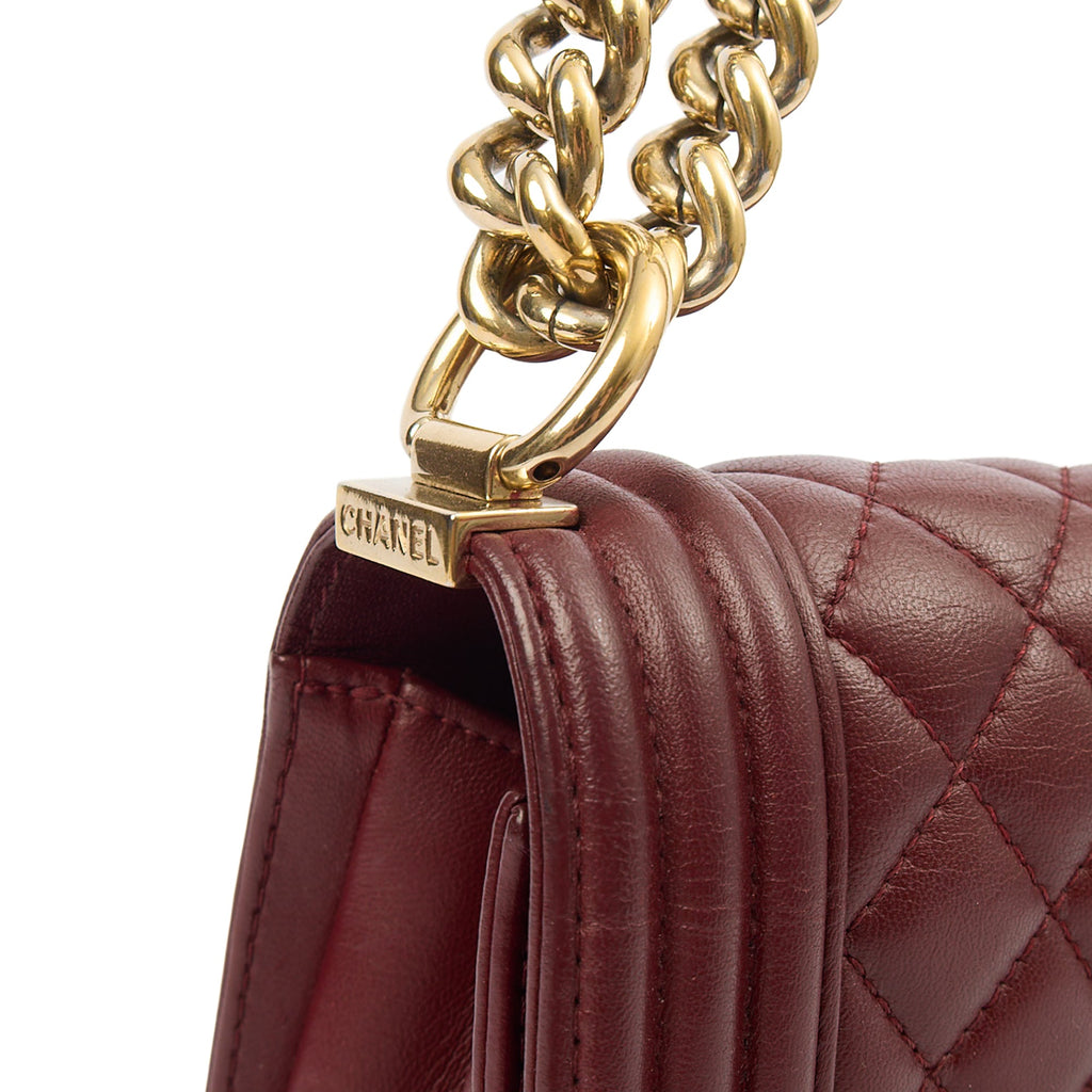 Chanel Shoulder Bag Boy - Medium in Red, Calfskin Leather — Alternate View 8
