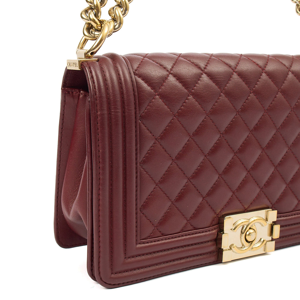 Chanel Shoulder Bag Boy - Medium in Red, Calfskin Leather — Alternate View 9