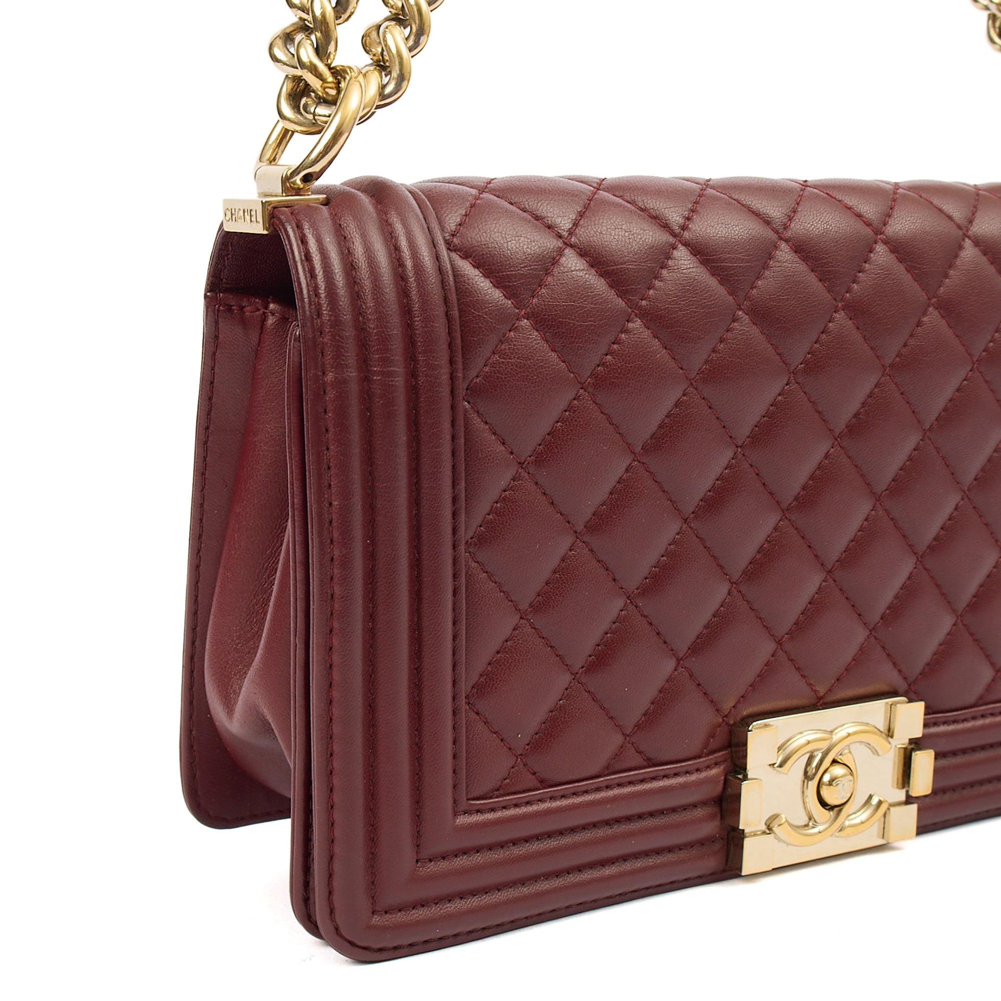 Chanel Shoulder Bag Boy - Medium in Red, Calfskin Leather — Alternate View 9