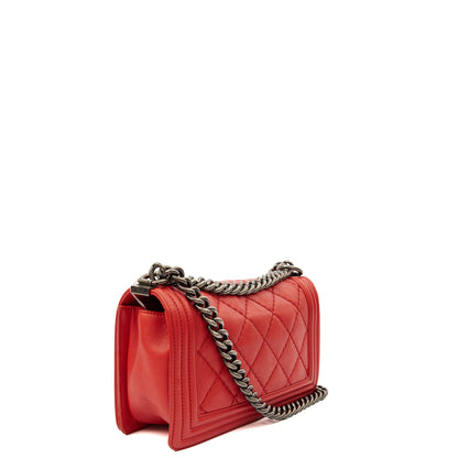 Chanel Shoulder Bag Boy - Medium in Red, Calfskin Leather — Side View