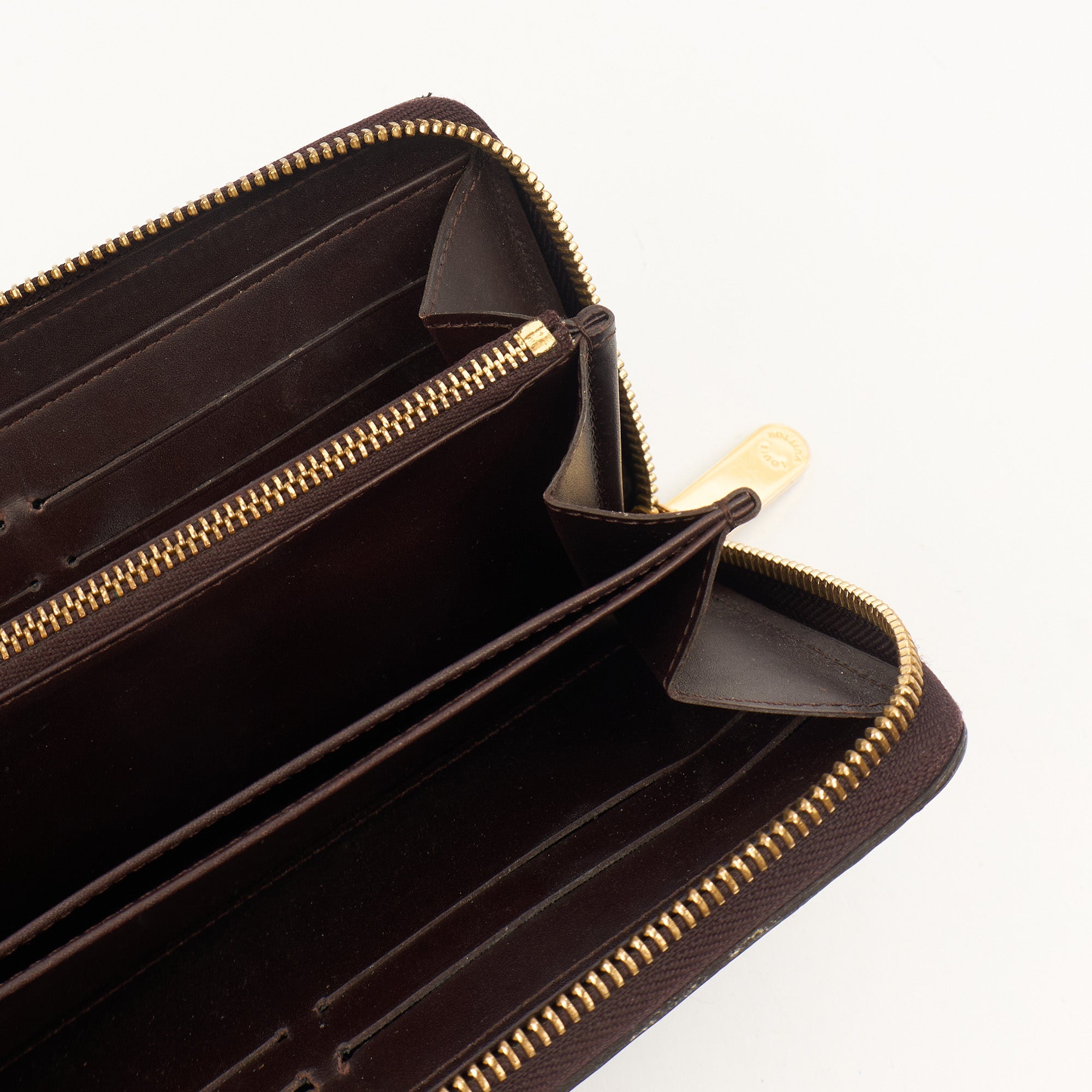 Louis Vuitton Purse Emilie Wallet in Amarante, Vernis — Alternate View 12