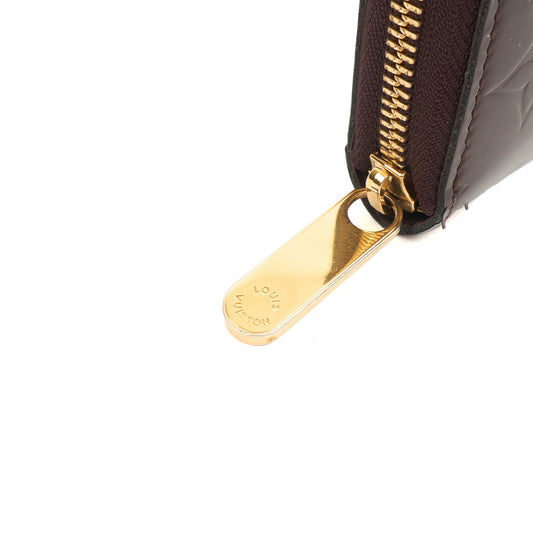 Louis Vuitton Purse Emilie Wallet in Amarante, Vernis — Side View