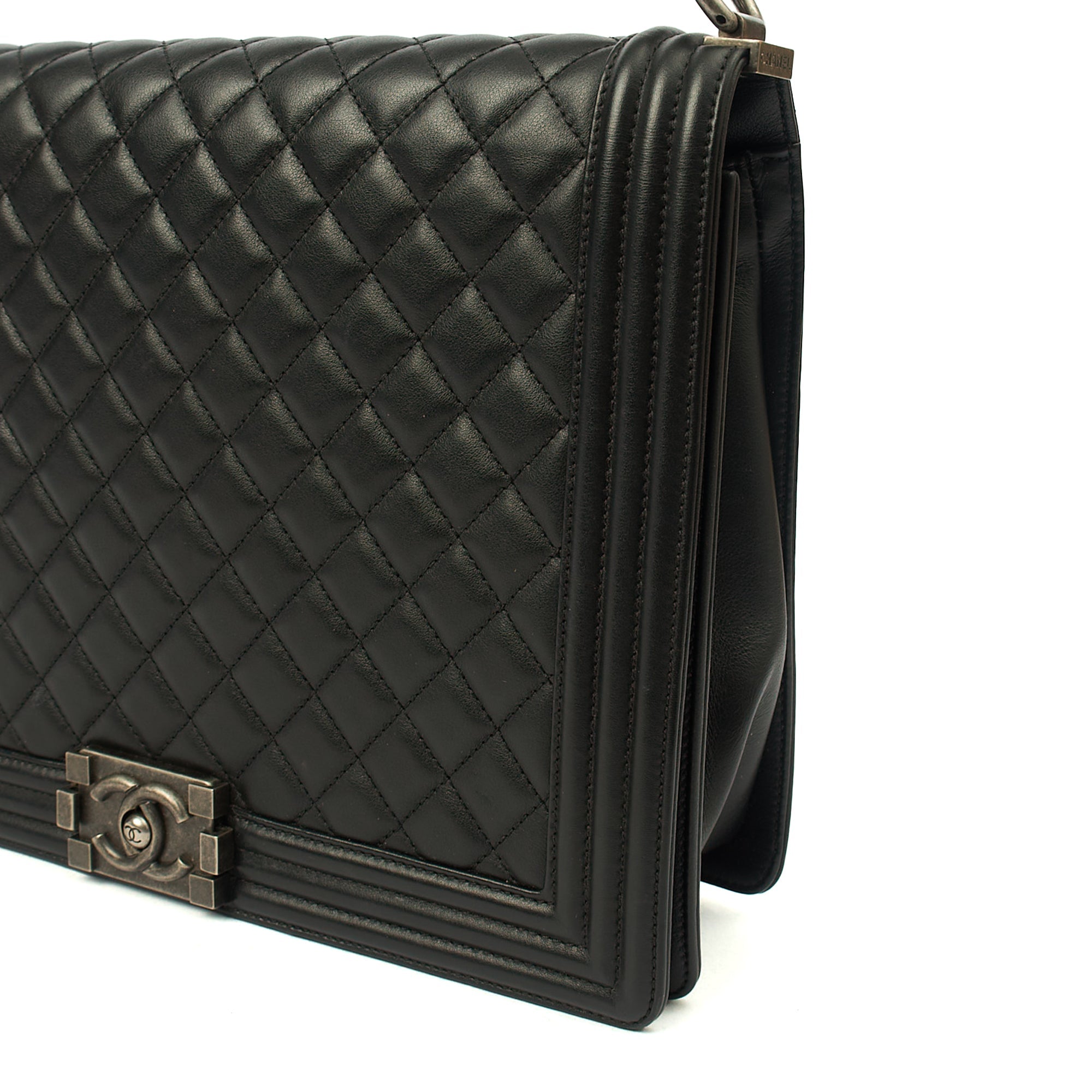 Chanel Shoulder Bag Boy - Large in Black, Calfskin Leather — Alternate View 17
