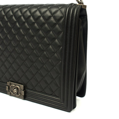 Chanel Shoulder Bag Boy - Large in Black, Calfskin Leather — Alternate View 27