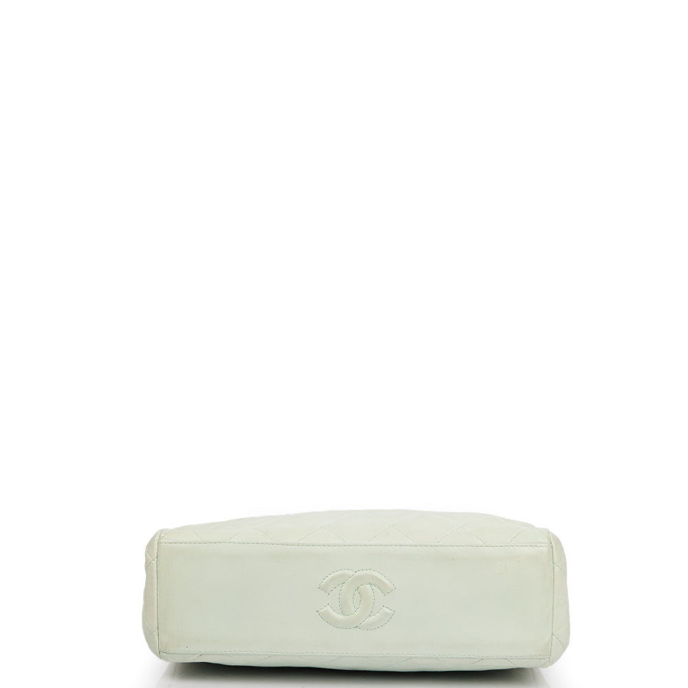 Chanel Shoulder Bag Clutch in Green, Lambskin Leather — Alternate View 25