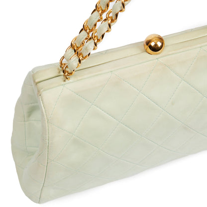 Chanel Shoulder Bag Clutch in Green, Lambskin Leather — Alternate View 34