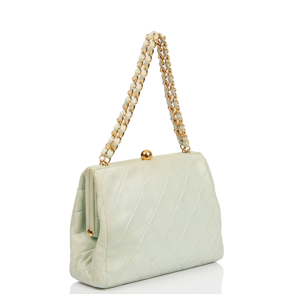 Chanel Shoulder Bag Clutch in Green, Lambskin Leather — Alternate View 42