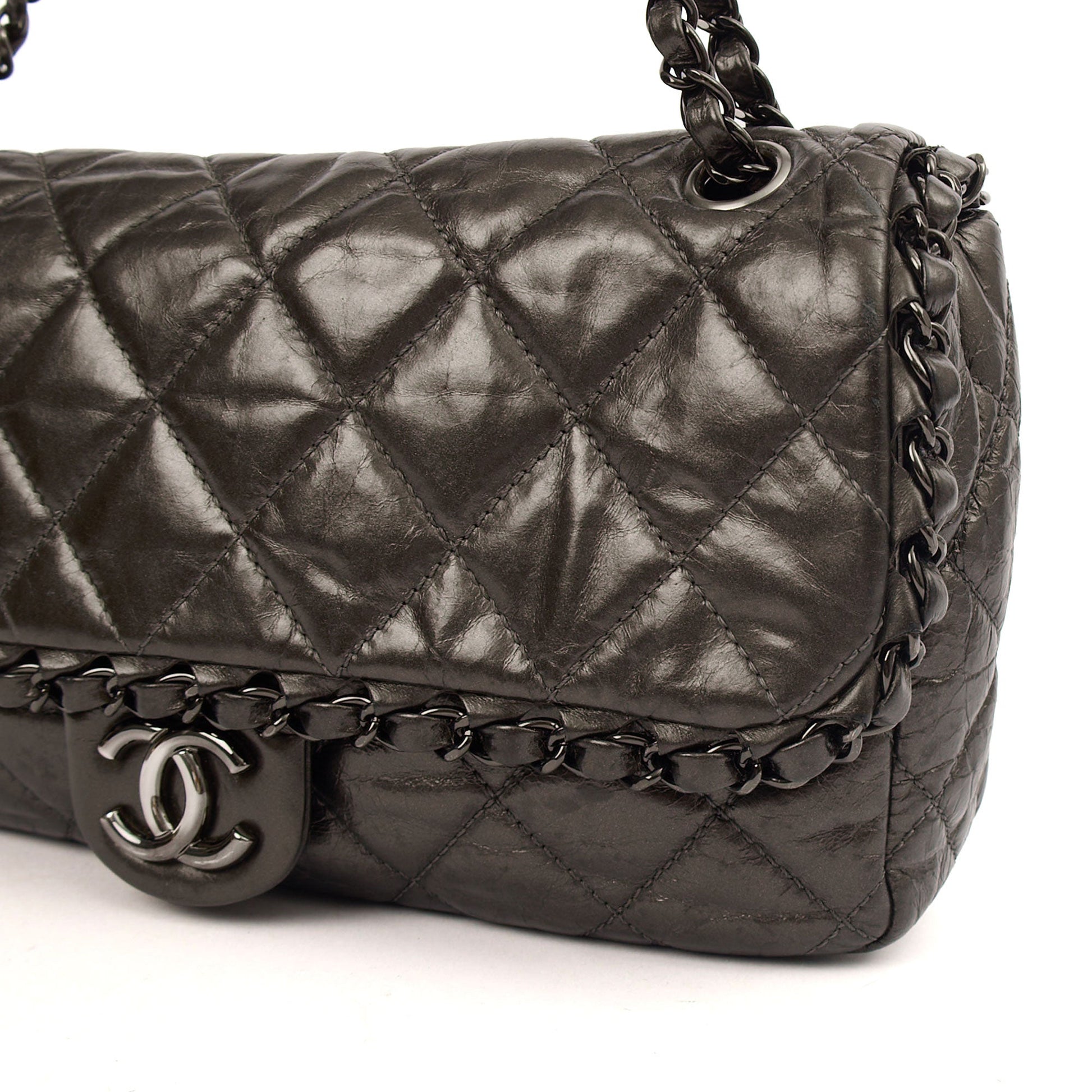Chanel Shoulder Bag Flap Bag in Metallic, Calfskin Leather — Alternate View 8