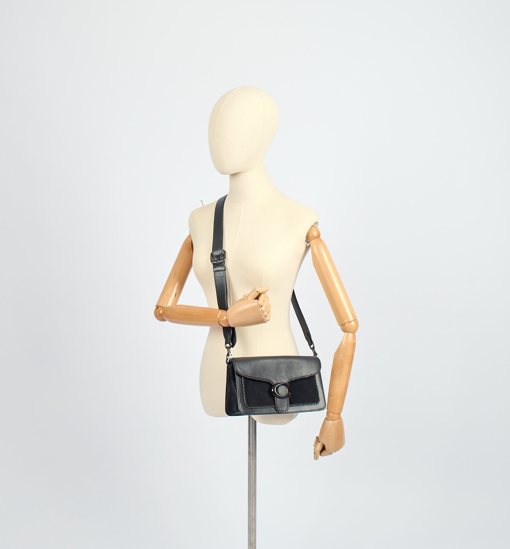 Coach Cross Body Tabby 26 in invalid, Leather — Side View