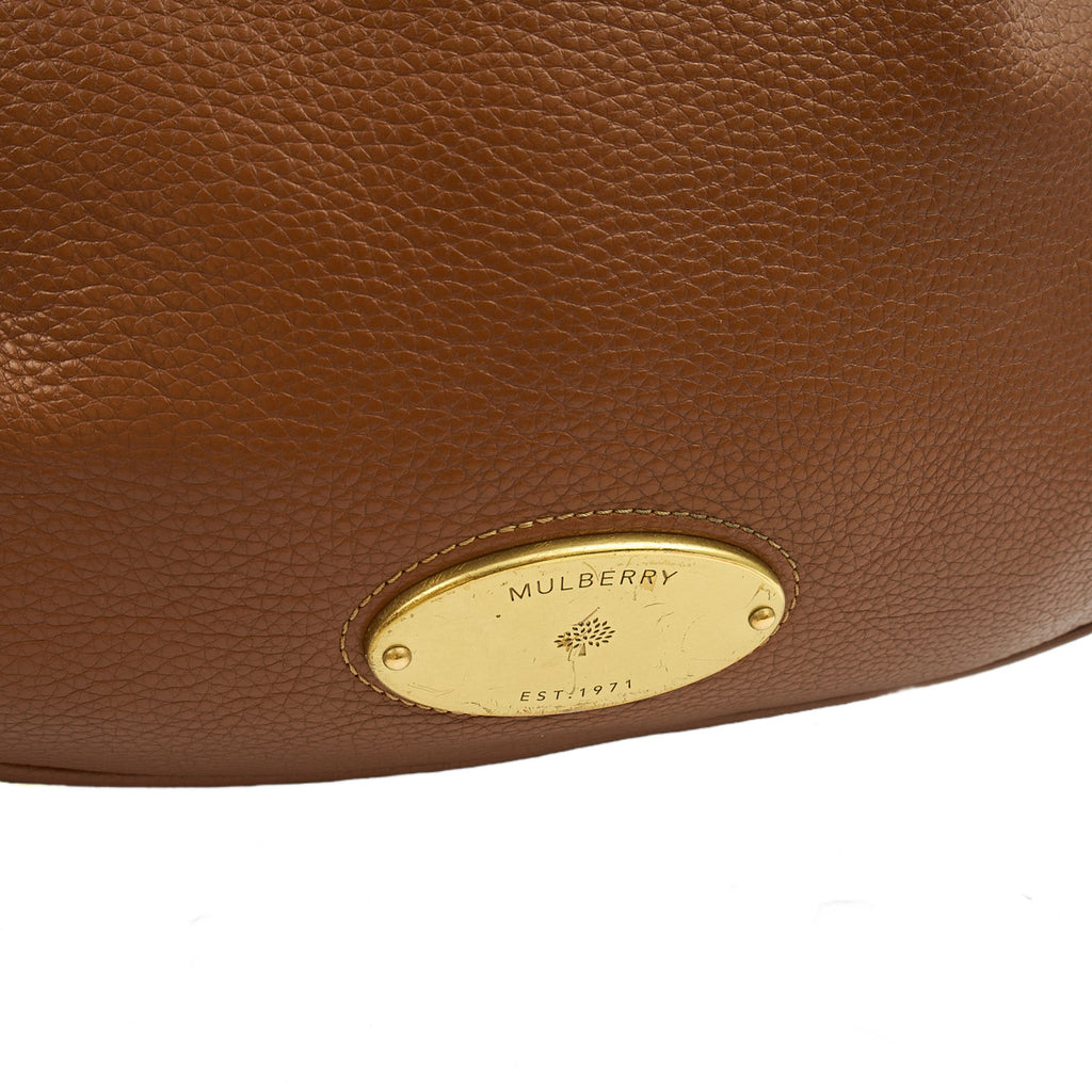 Mulberry Tote Mitzy Tote in Oak, Calfskin Leather — Lifestyle View