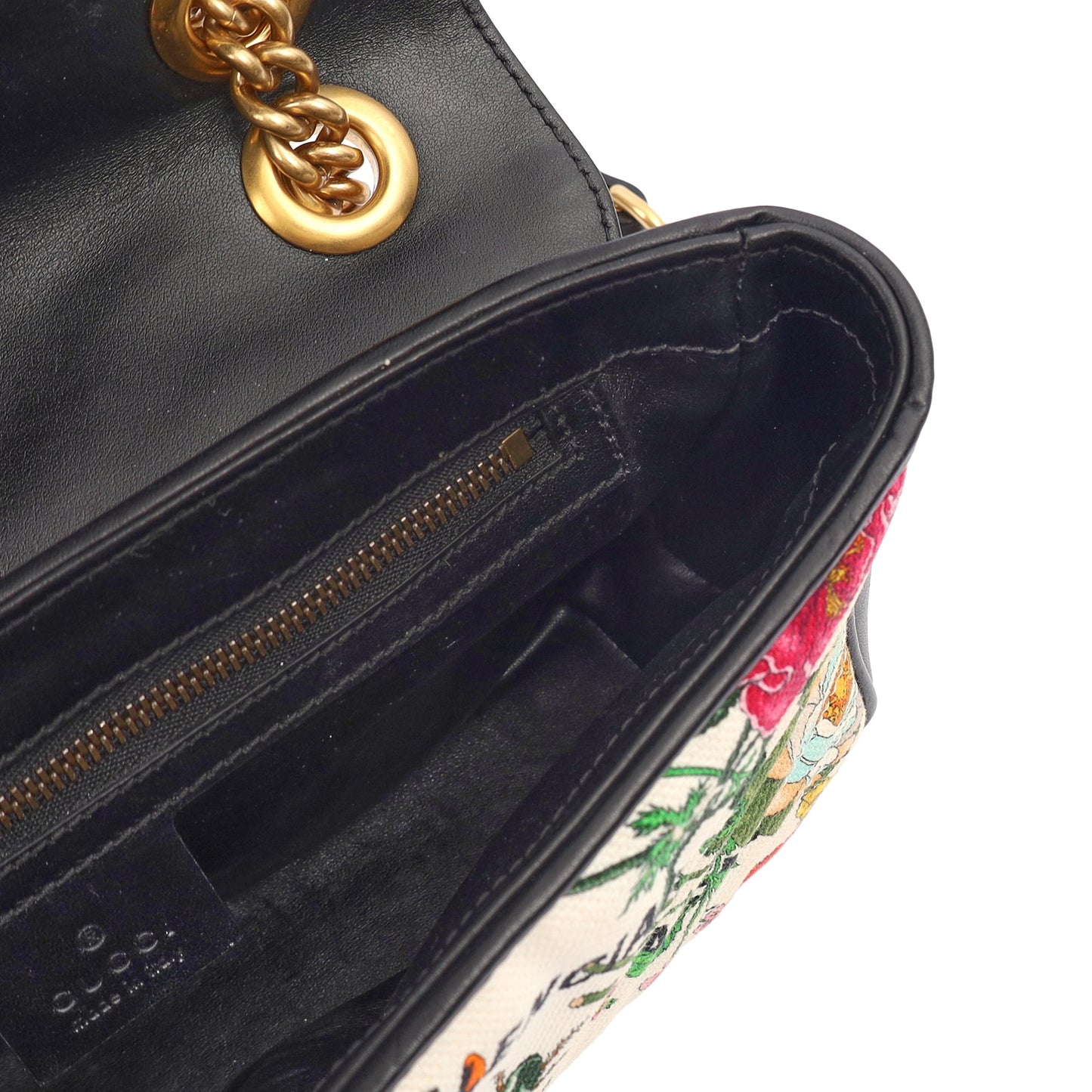 Gucci Shoulder Bag Marmont Shoulder Flap Bag - Medium in Multi, Fabric — Detail View