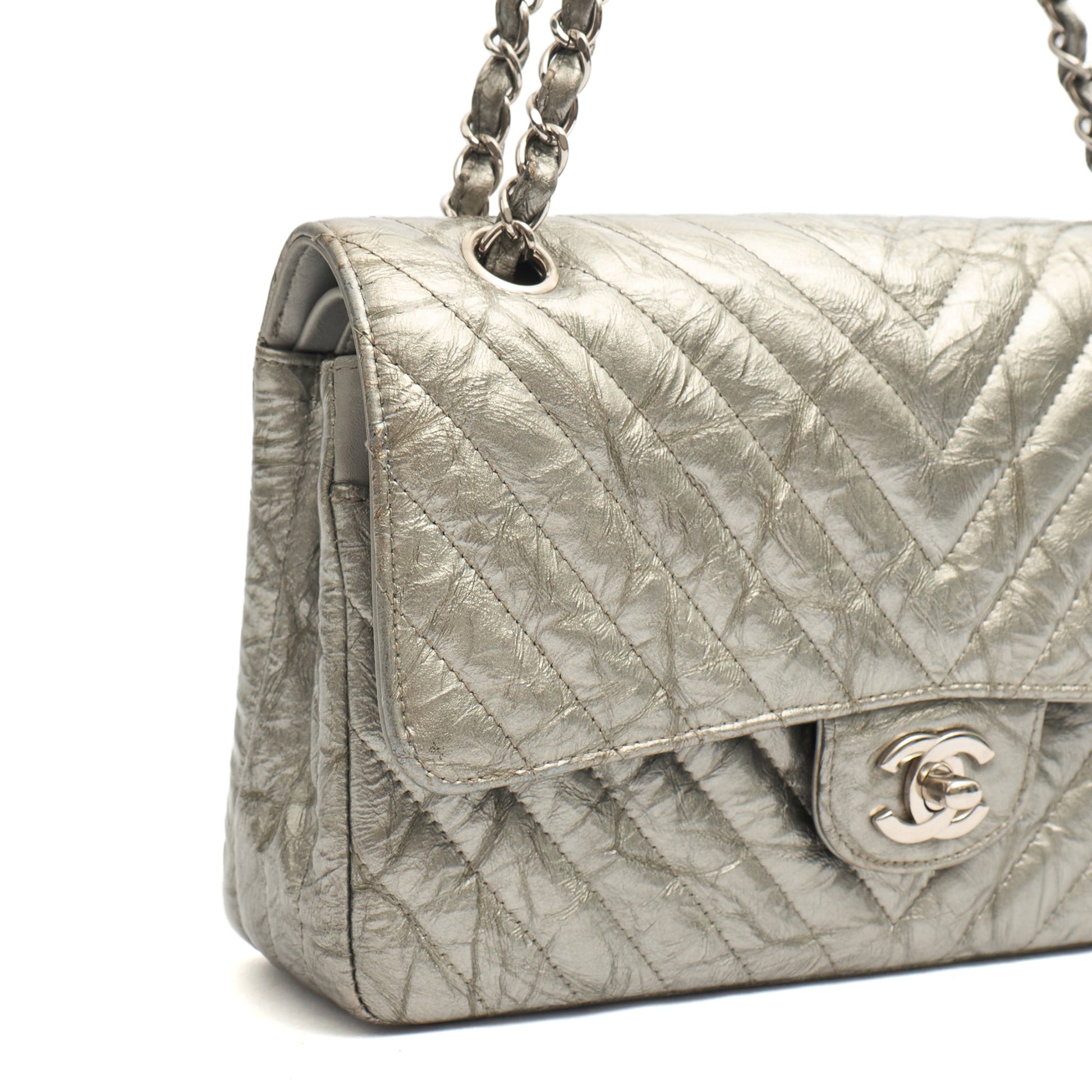 Chanel Shoulder Bag Classic Double Flap - Medium in Metallic, Patent Leather — Alternate View 19