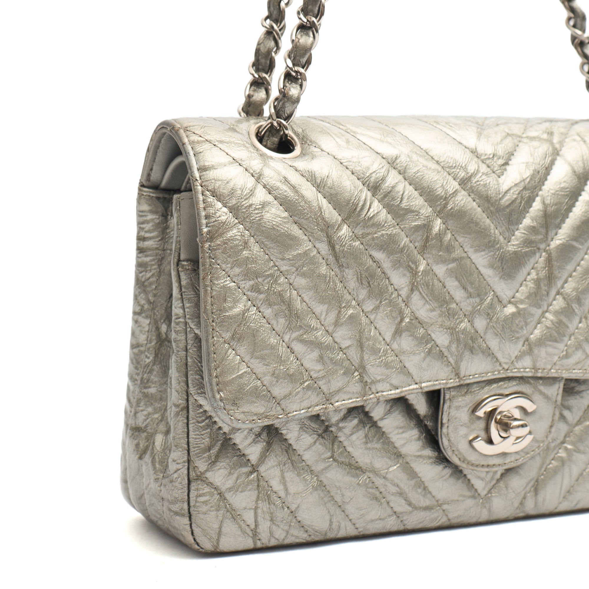 Chanel Shoulder Bag Classic Double Flap - Medium in Metallic, Patent Leather — Alternate View 19