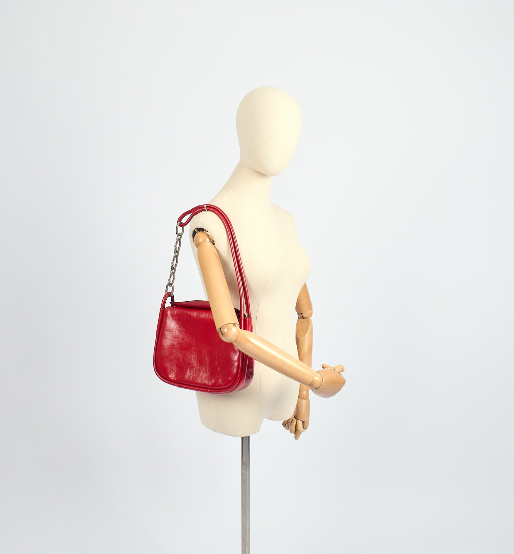 Mulberry Shoulder Bag Link Shoulder Bag in Lancaster Red, Leather — Side View