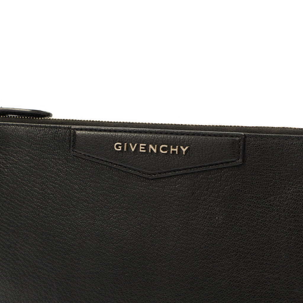 Givenchy Clutch Antigona Clutch in Black, Goat Skin — Lifestyle View