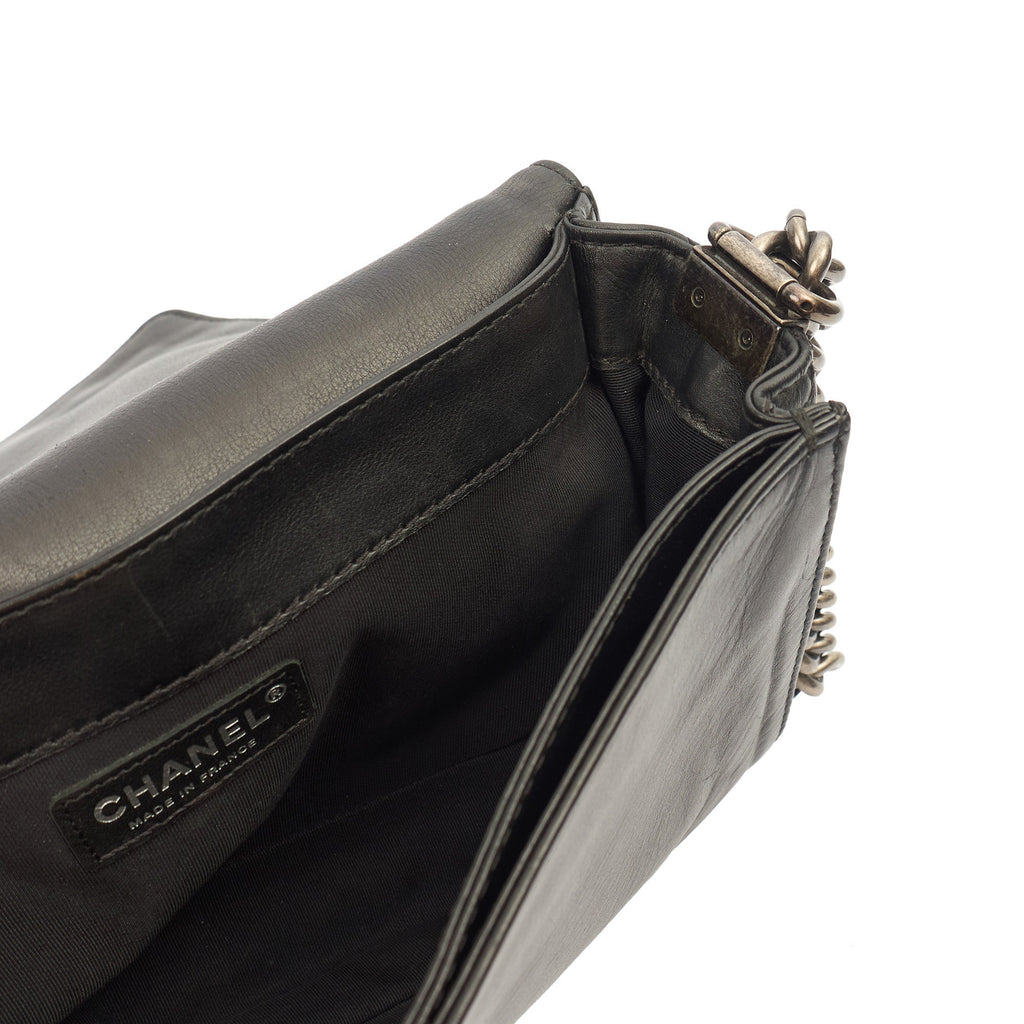 Chanel Shoulder Bag Boy - Medium in Black, Calfskin Leather — Alternate View 11