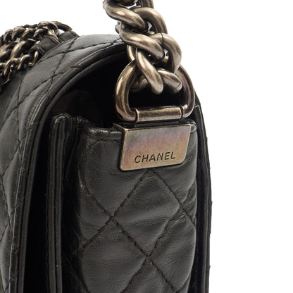 Chanel Shoulder Bag Boy - Medium in Black, Calfskin Leather — Alternate View 9