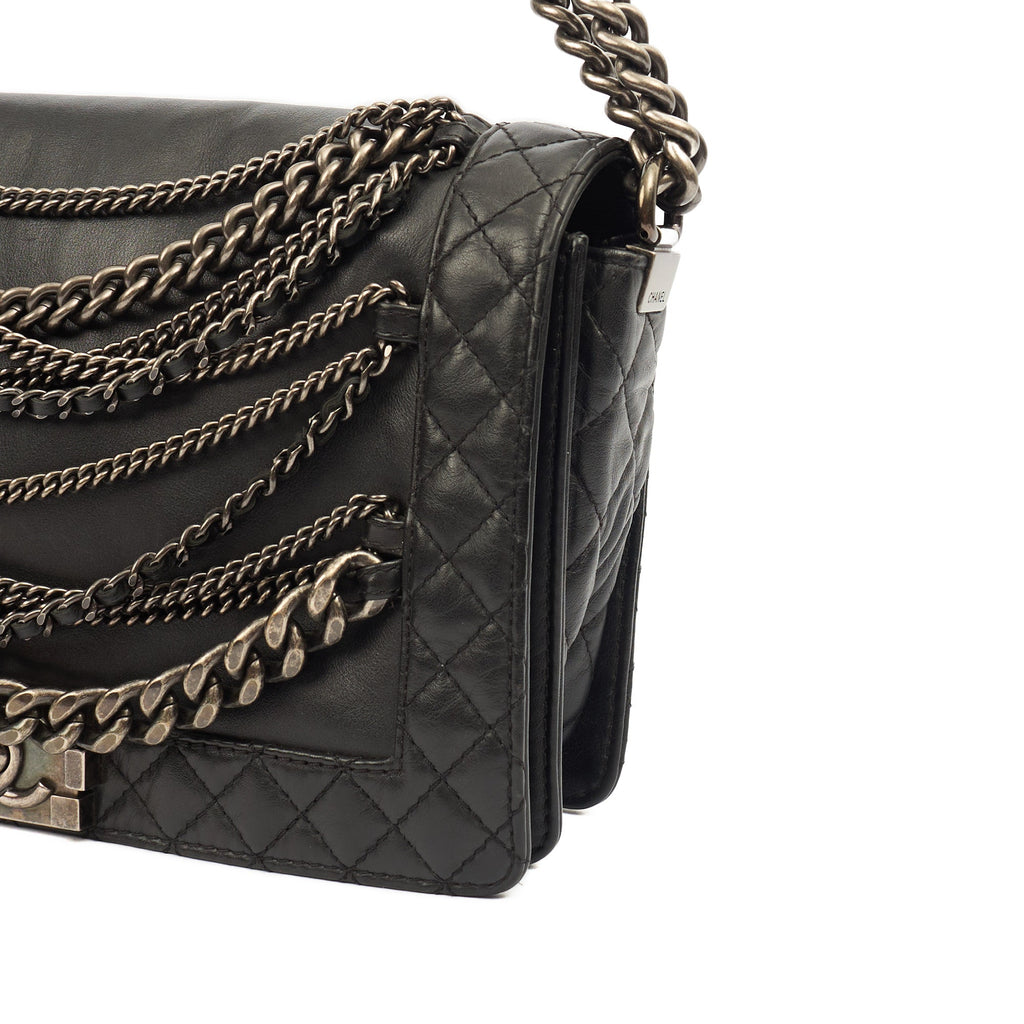 Chanel Shoulder Bag Boy - Medium in Black, Calfskin Leather — Alternate View 8