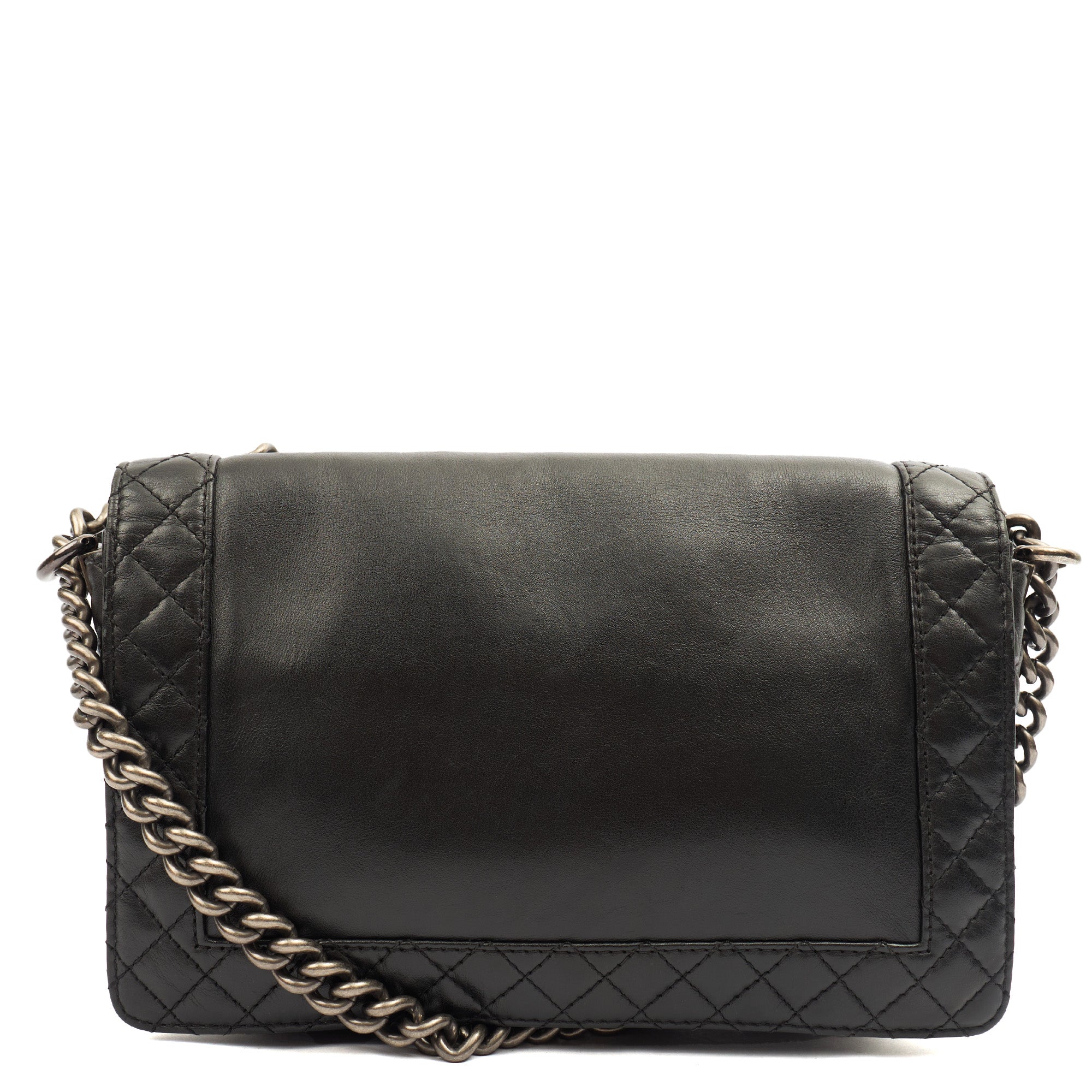 Chanel Shoulder Bag Boy - Medium in Black, Calfskin Leather — Detail View