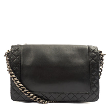 Chanel Shoulder Bag Boy - Medium in Black, Calfskin Leather — Detail View