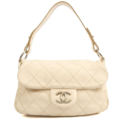 Chanel Shoulder Bag Vintage Flap Bag  in White, Calfskin Leather — Front View
