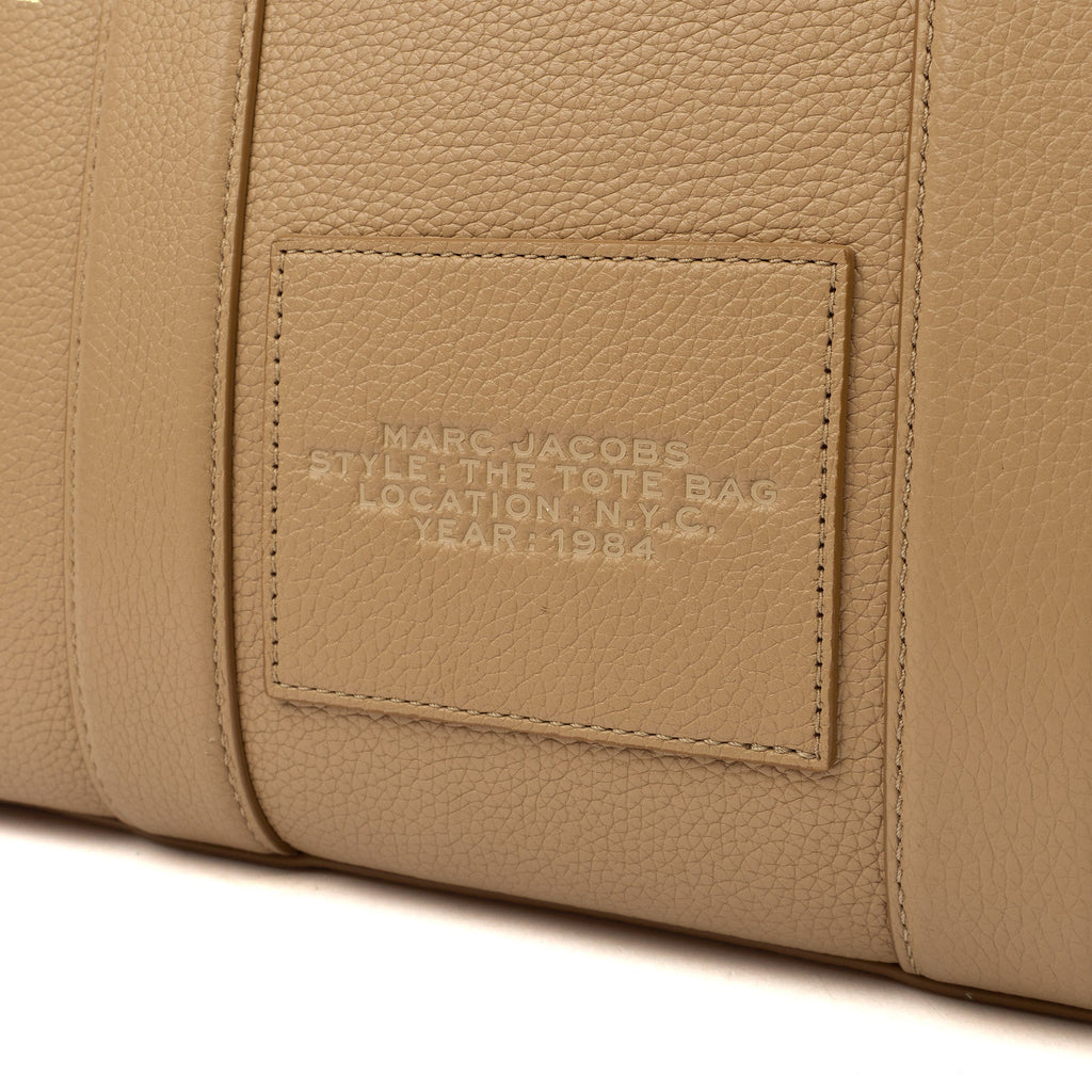 Marc Jacobs Tote The Tote Bag in camel, Leather — Alternate View 16