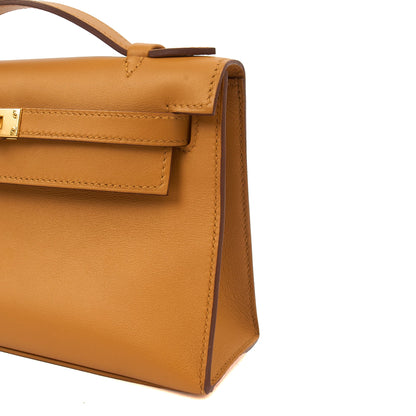 Hermes Mini Bag Kelly Pochette in Sesame, Swift Leather — Detail View