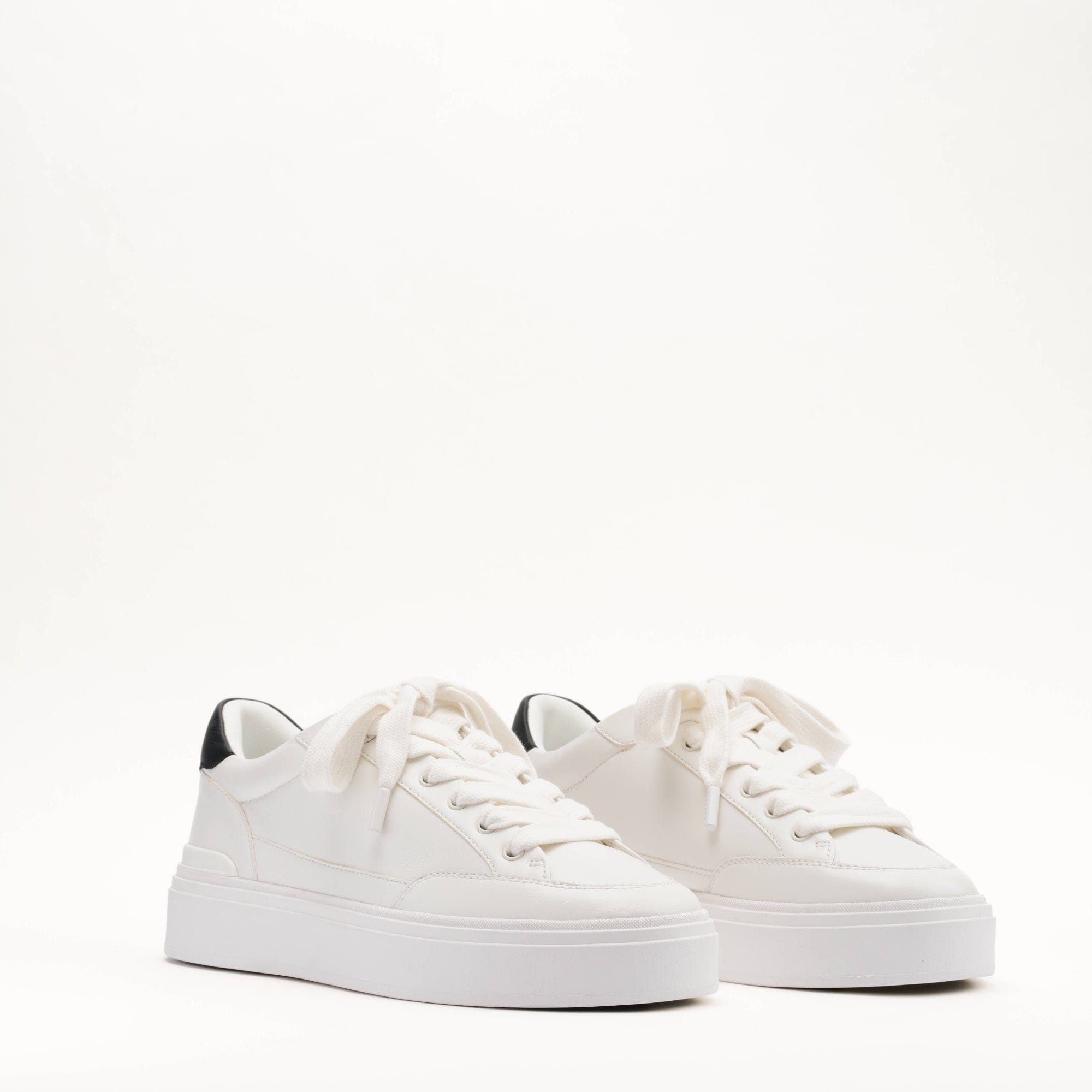 MALLET Lansbury Men's White Nappa Leather Trainers — UK 05 — Size White — Side View