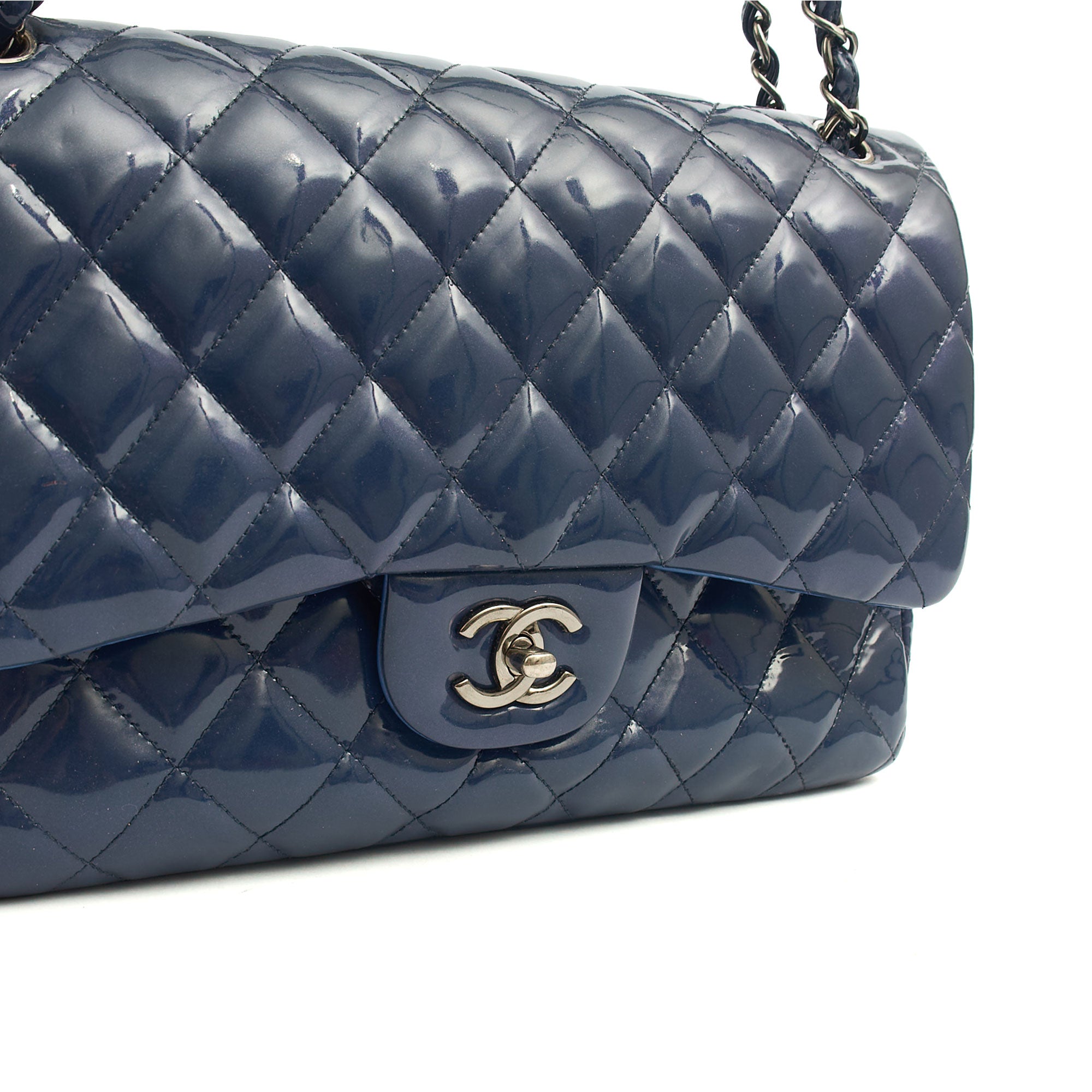 Chanel Shoulder Bag Jumbo - Double Flap in Navy, Patent Leather — Alternate View 17