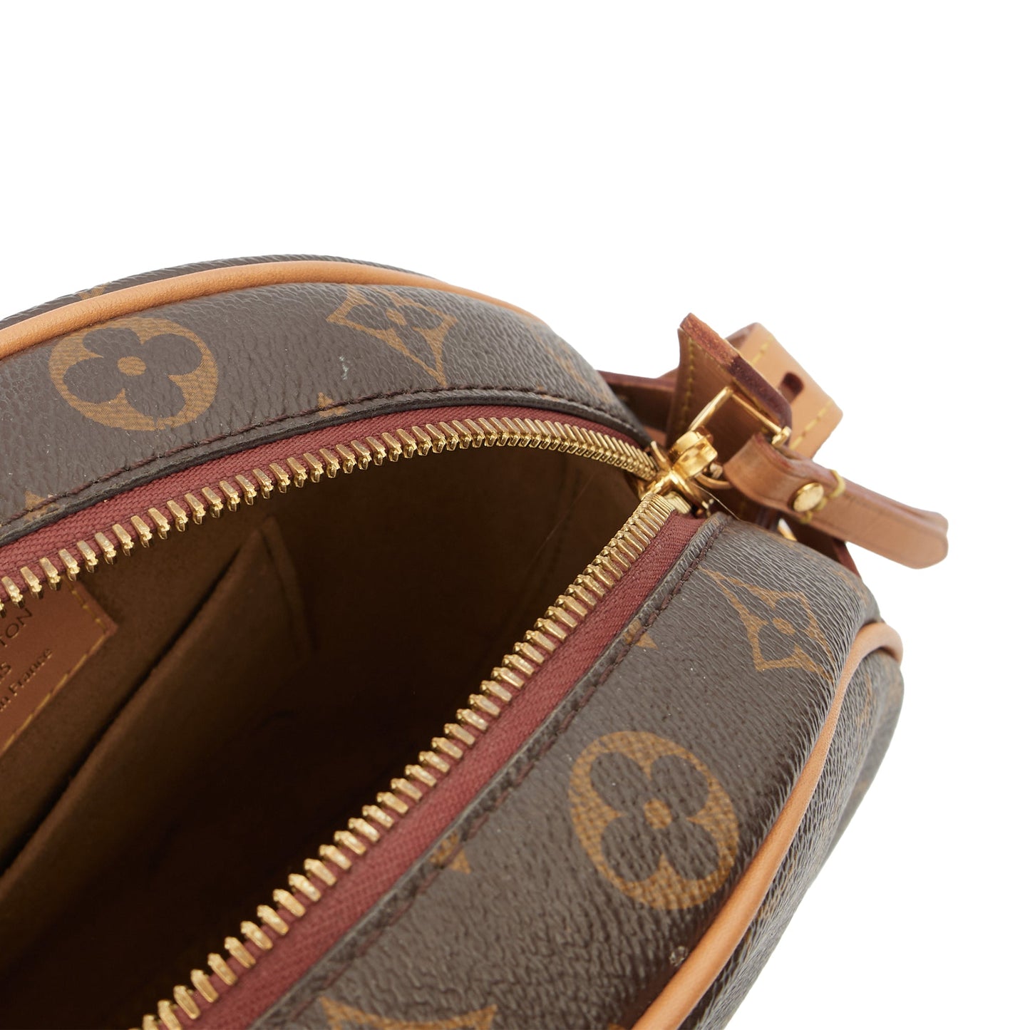 Louis Vuitton Cross Body Boite Chapeau Souple PM in Monogram, Canvas — Detail View