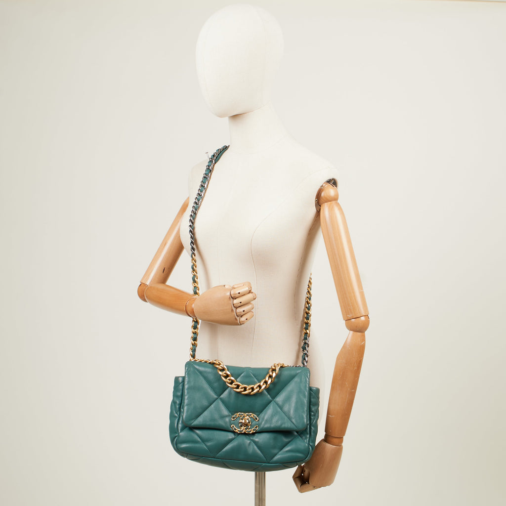 Chanel Cross Body Chanel 19 in Green, Calfskin Leather — Alternate View 10