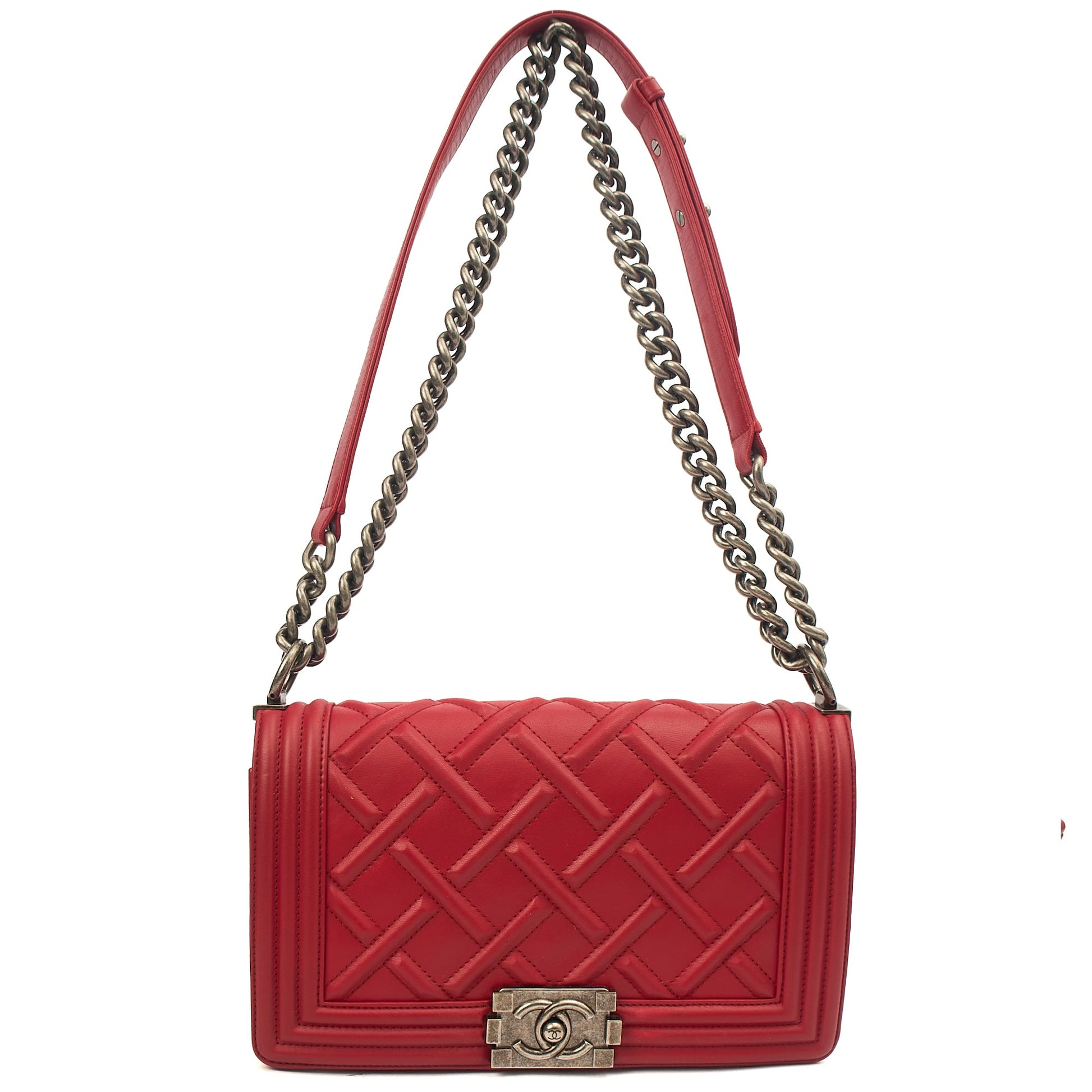 Chanel Shoulder Bag Boy - Medium in Red, Calfskin Leather — Detail View