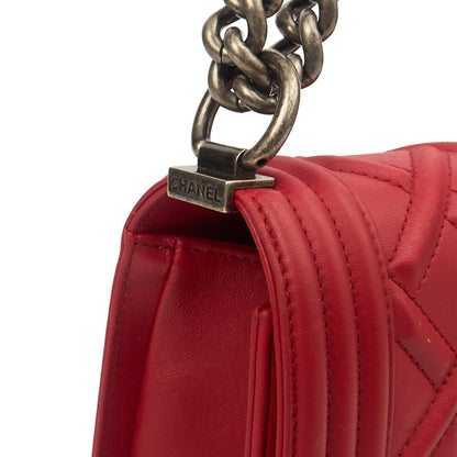 Chanel Shoulder Bag Boy - Medium in Red, Calfskin Leather — Alternate View 8