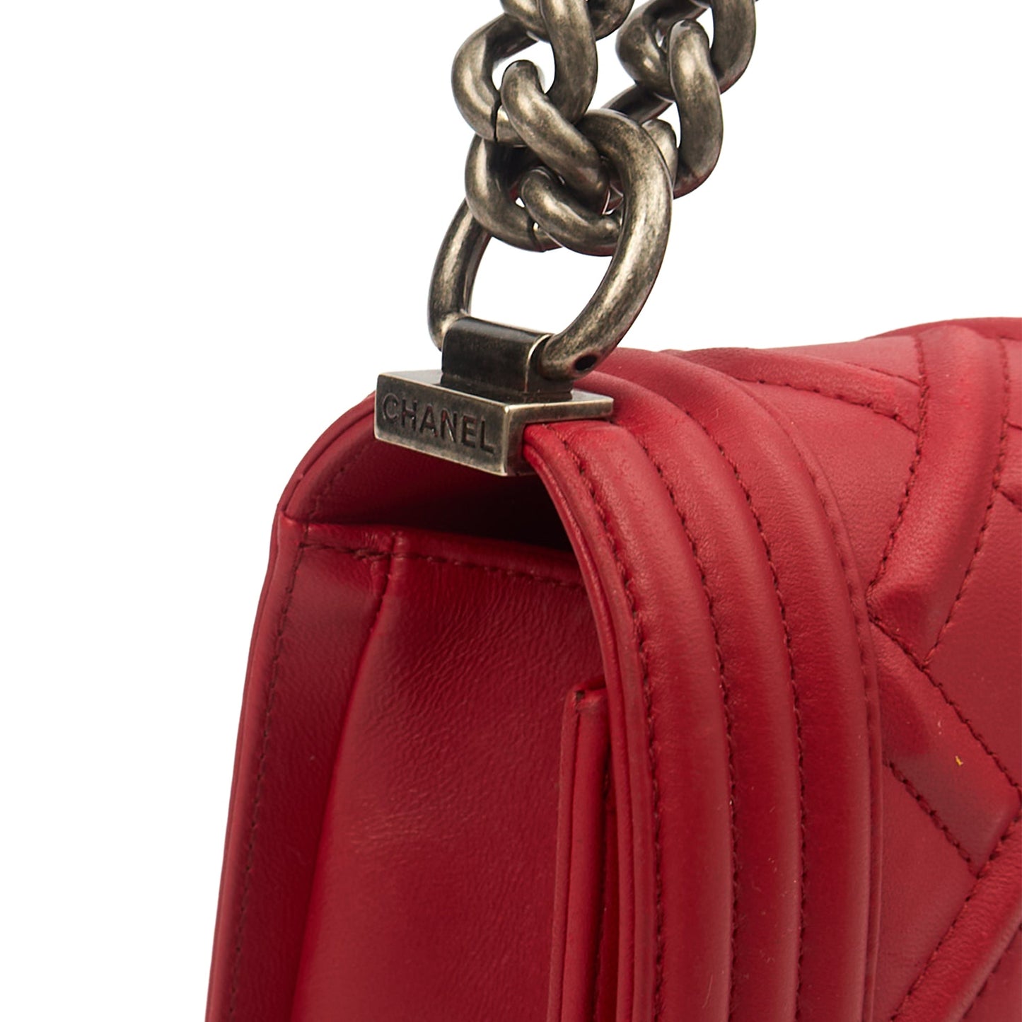 Chanel Shoulder Bag Boy - Medium in Red, Calfskin Leather — Alternate View 28