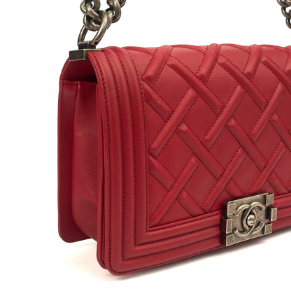 Chanel Shoulder Bag Boy - Medium in Red, Calfskin Leather — Alternate View 7