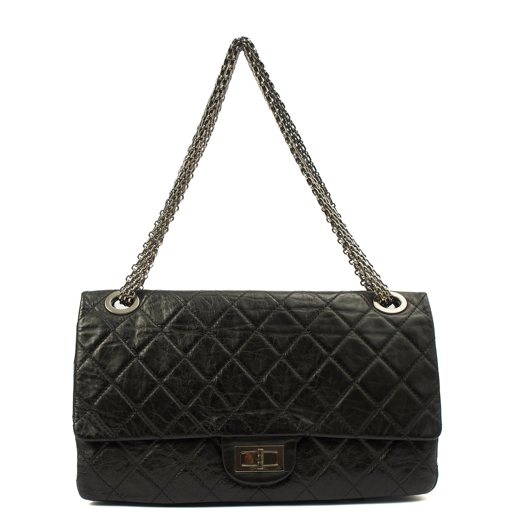 Chanel Shoulder Bag 2.55 Reissue - Maxi in Black, Crinkled Calfskin Leather — Detail View