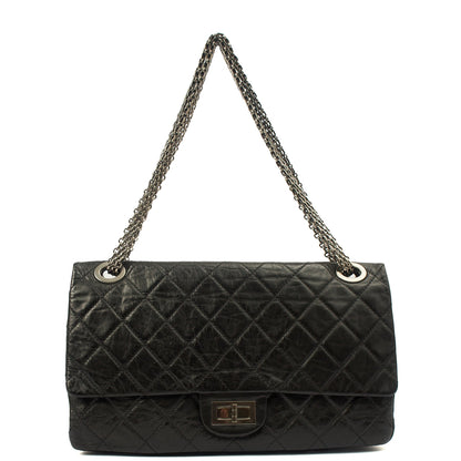 Chanel Shoulder Bag 2.55 Reissue - Maxi in Black, Crinkled Calfskin Leather — Detail View