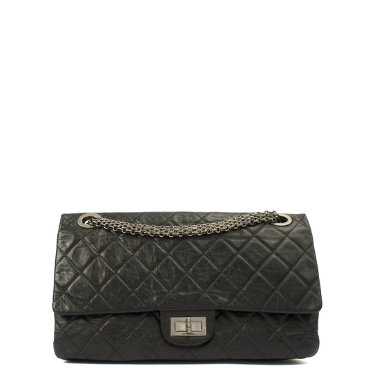 Chanel Shoulder Bag 2.55 Reissue - Maxi in Black, Crinkled Calfskin Leather — Front View