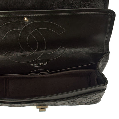 Chanel Shoulder Bag 2.55 Reissue - Maxi in Black, Crinkled Calfskin Leather — Alternate View 20