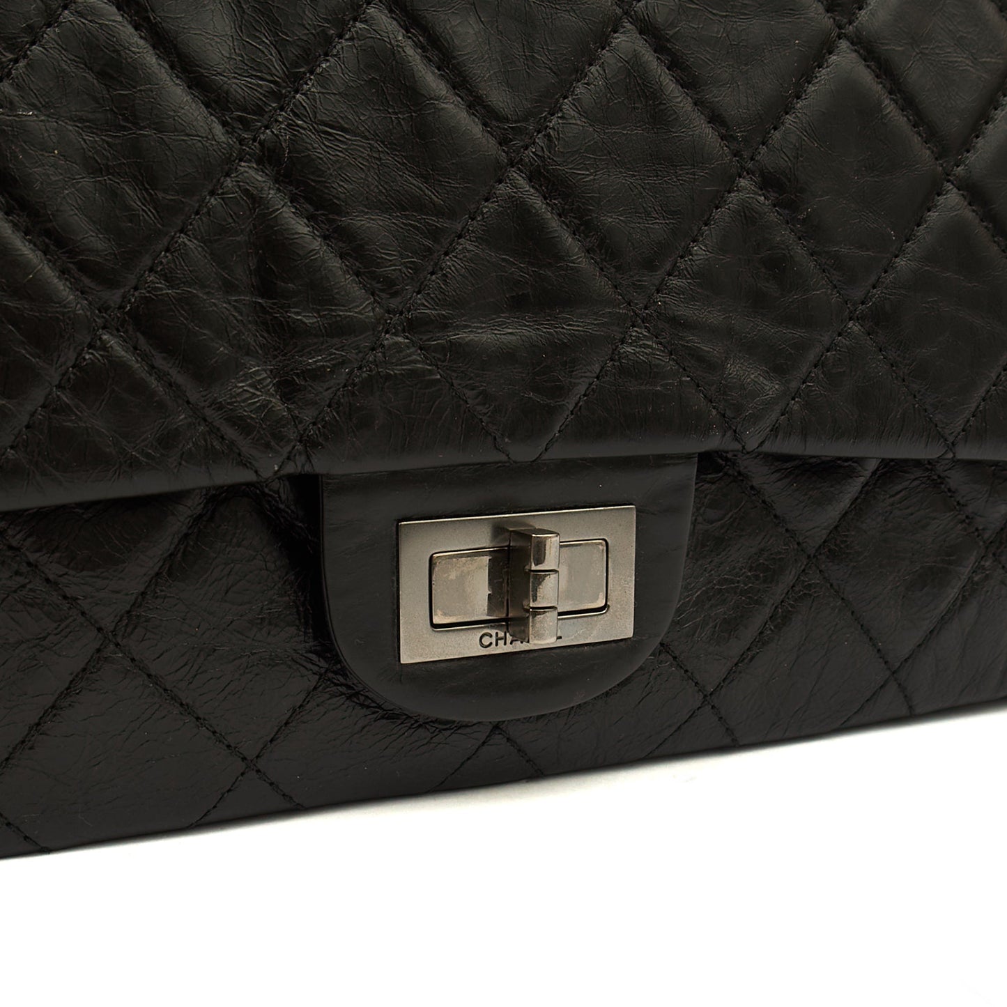 Chanel Shoulder Bag 2.55 Reissue - Maxi in Black, Crinkled Calfskin Leather — Alternate View 26