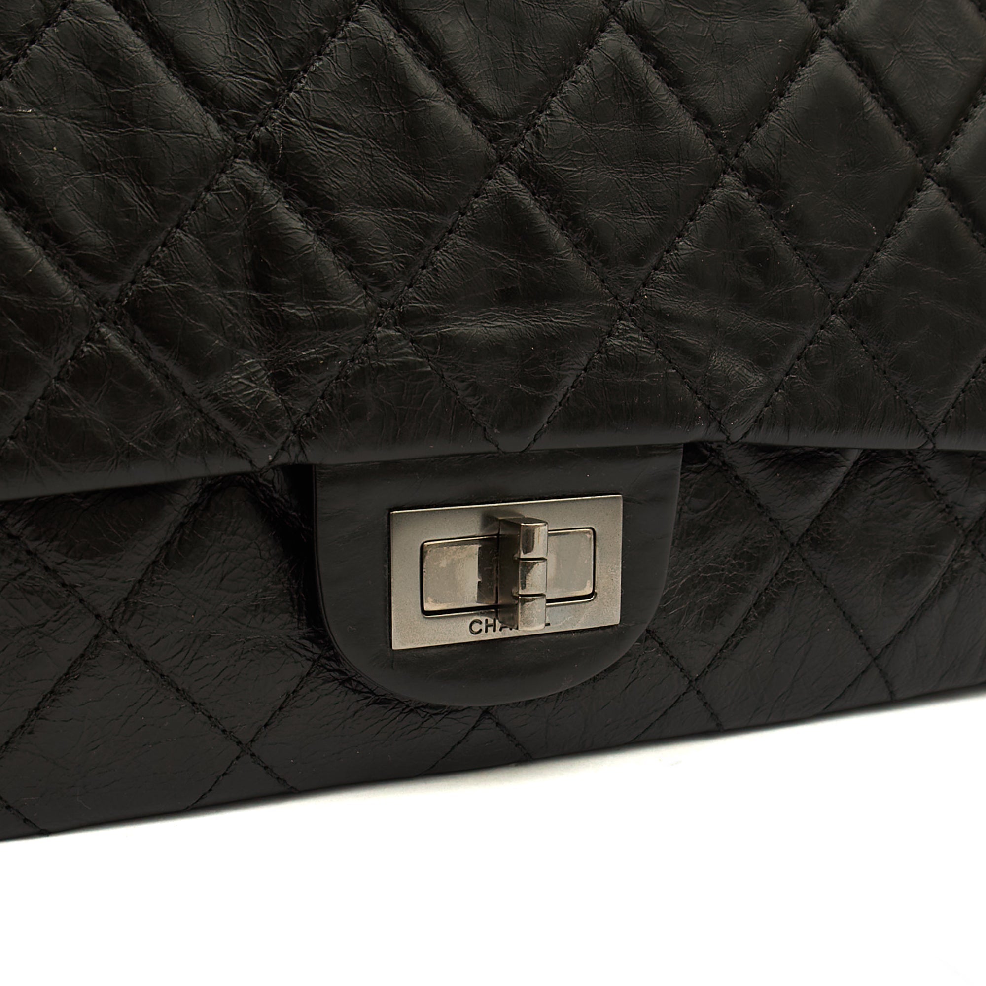 Chanel Shoulder Bag 2.55 Reissue - Maxi in Black, Crinkled Calfskin Leather — Alternate View 16