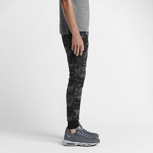 NIKE TECH FLEECE CAMO MEN'S TROUSERS - Medium Ash Black — XXS — Side View
