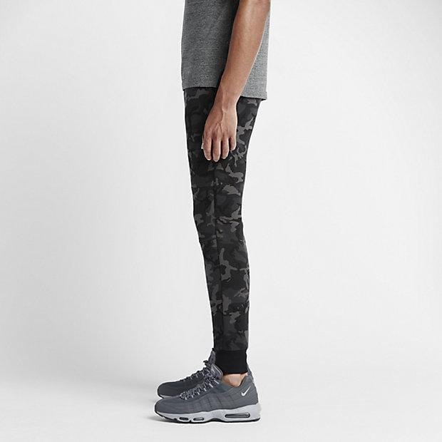 NIKE TECH FLEECE CAMO MEN'S TROUSERS - Medium Ash Black — XXS — Back View