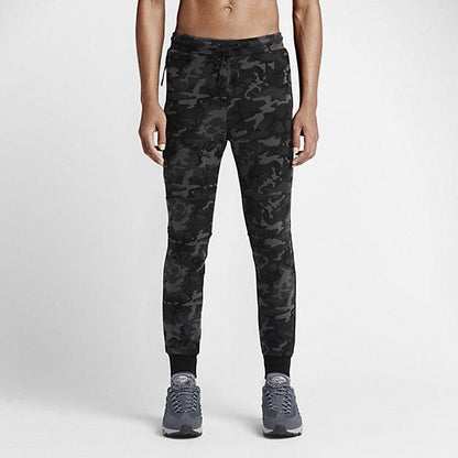 NIKE TECH FLEECE CAMO MEN'S TROUSERS - Medium Ash Black — XXS — Detail View